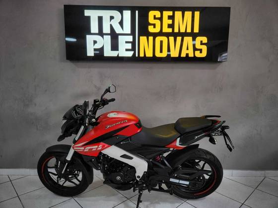 BAJAJ DOMINAR 200 BAJAJ DOMINAR 200